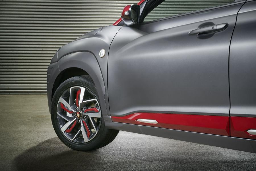 Детали экстерьера Hyundai Kona Iron Man Edition (OS) 2019 года  (AU) (фото 7 из 21)
